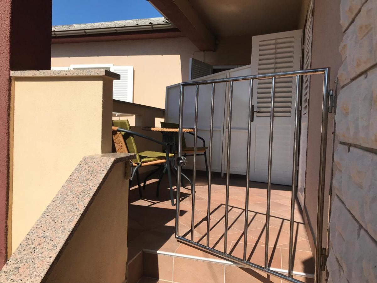 Summer Rooms Baska Exterior photo